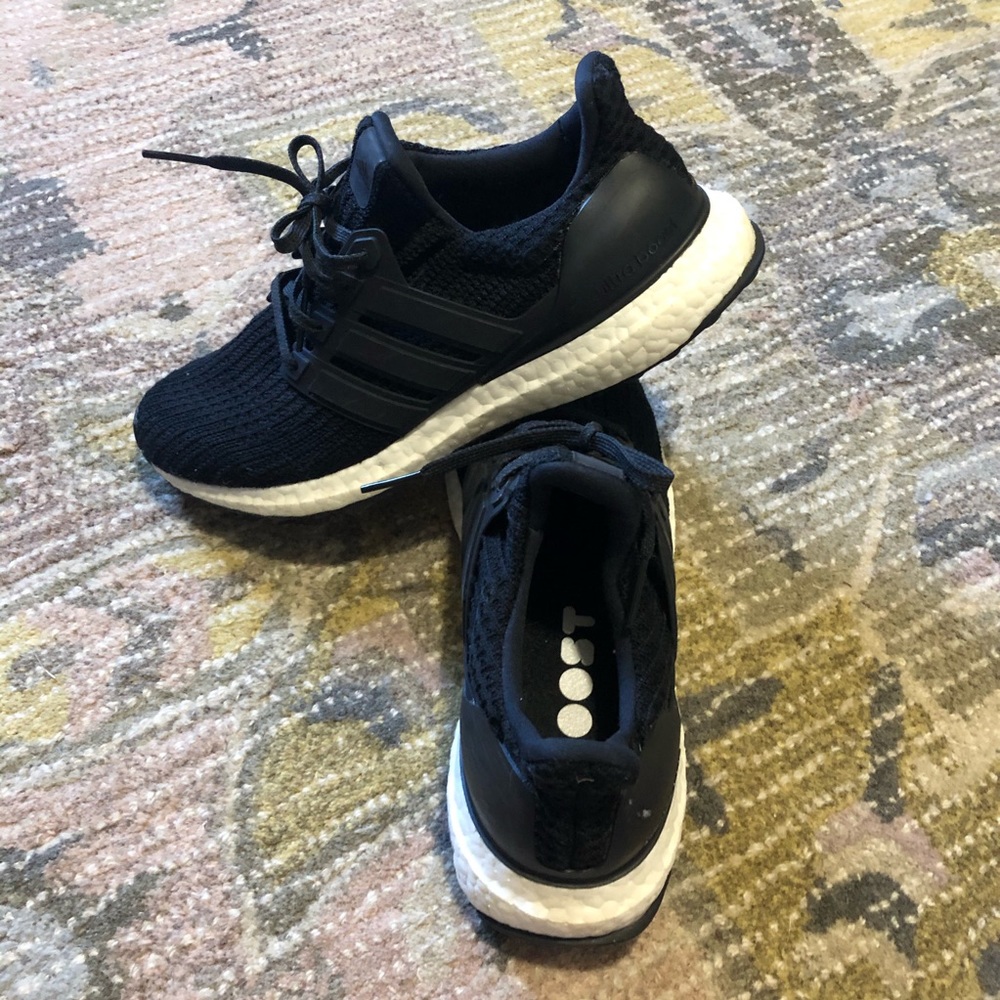 Women’s Adidas Ultraboost 8.5